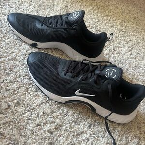 Brand new never worn nike shoes size 10.5